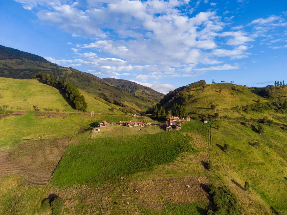 El Cedro Sonado Hotell Patate Exteriör bild